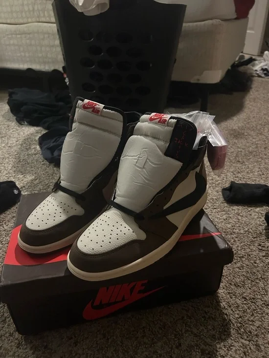 Travis Scott Jordan 1 High mocha - Picture 2 of 11